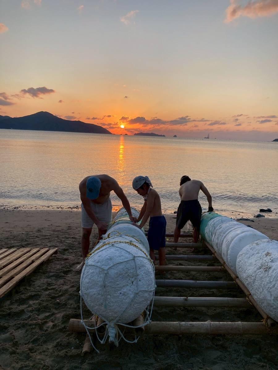 Building the IKADA raft, photo 3